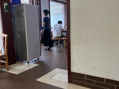 -雪湖煜辰鱼头老店(雪野湖店)