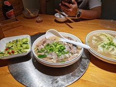 -大众跷脚牛肉馆·非遗传承单位(峨眉山店)