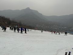 -济南卧虎山滑雪场