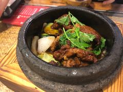 招牌石锅牛肉-吴氏老妈·23年家常菜(古城店)