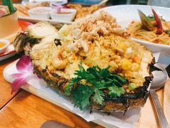 -Chom Cafe and Restaurant