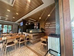 -Chom Cafe and Restaurant