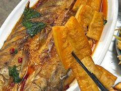 -丹水桥地锅鱼·翘嘴鲌·地方特色全鱼宴(丹江口大坝店)