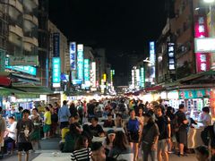 -六合夜市