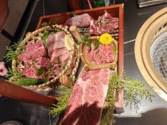 -山川小町·极番烧肉(新地假日广场店)