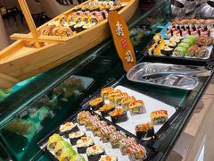 -荣誉国际酒店-云顶旋转餐厅