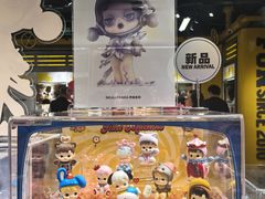 -泡泡玛特POPMART(上海环球港店)