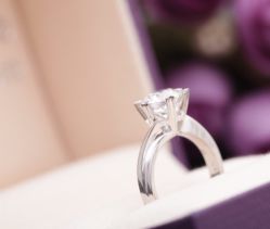 点击看大图 威德钻石-威德钻石-克拉钻大本营(南京东路店)