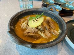 酸木瓜炖牛腩-半山腰·云南菜(侨福芳草地店)