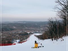 -庙香山滑雪场