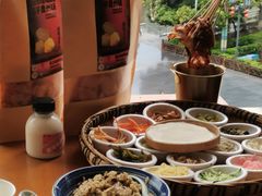 -包整·丝娃娃(一览甲秀楼风景店)