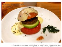 芝士瀑布番茄牛肉堡-So Lounge索兰至餐厅(蓝色港湾店)