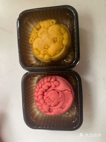 以前总是吃他们家的青团，现在也出月饼了