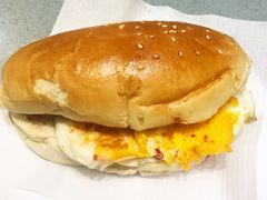 招牌咸牛肉芝士猪仔包-华嫂冰室(尖沙咀店)