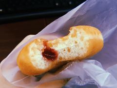 草莓夹心甜甜圈-华荣西饼屋(金禧店)