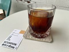 -彳亍咖啡·这里(水湾路店)