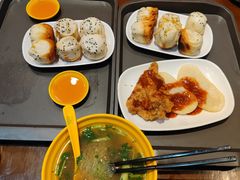 -小杨生煎(金山百联购物中心3楼店)