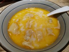 金汤黄鱼馄饨-蟹黄鱼·楼上面馆(外滩中央旗舰店)