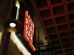 -FOUR PLAY BAR