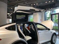 -TESLA 特斯拉(上海太古汇体验店)