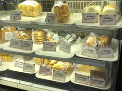 面包甜点陈列柜-国际饭店·帆声西饼屋(黄河路店)