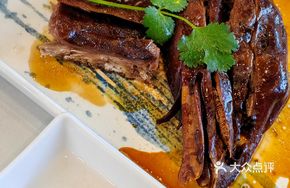 Braised Goose Head and Neck