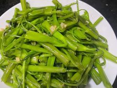 -大头虾越式风味餐厅(光明广场店)