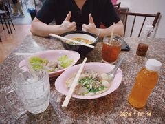 -榮泰米粉湯(Left Shop)