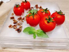 番茄脆菇沙拉-小大董·烤鸭(凤凰汇店)