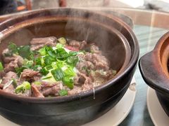 腊肠牛肉窝蛋-容里煲仔饭(利丰北路店)