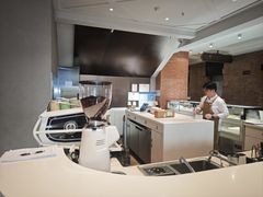 -潮一不贰·西式简餐·法式甜品(外滩店)