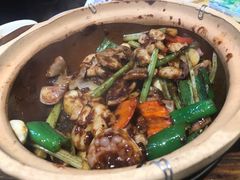 酱爆猪生肠-天宝食坊·啫啫煲大排档(西华路店)