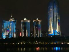 -万绿园
