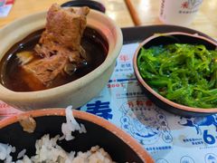 -万和春排骨砂锅米饭(新业广场店)