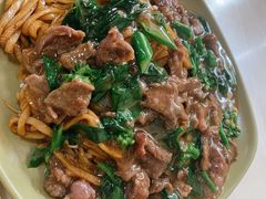 湿炒牛河-胡须佬鸡煲四季火锅(龙珠大道店)