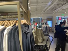 -URBAN REVIVO(北京斯普瑞斯奥特莱斯店)