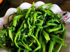 -三亚火车头万人海鲜广场