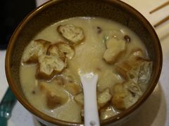 老济南甜沫-闫府私房菜·百年鲁菜(恒隆店)