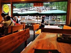 景观位-古城苗家土菜馆(河景餐厅店)