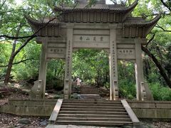-灵岩山风景区