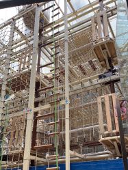 -PIPIKINGDOM皮皮王国欢乐号(欢乐海岸购物中心店)