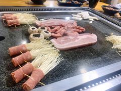 -小黑猪石板烤肉(美食街店)