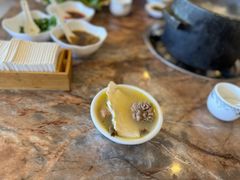 -鲁朗纳麦石锅鸡庄园