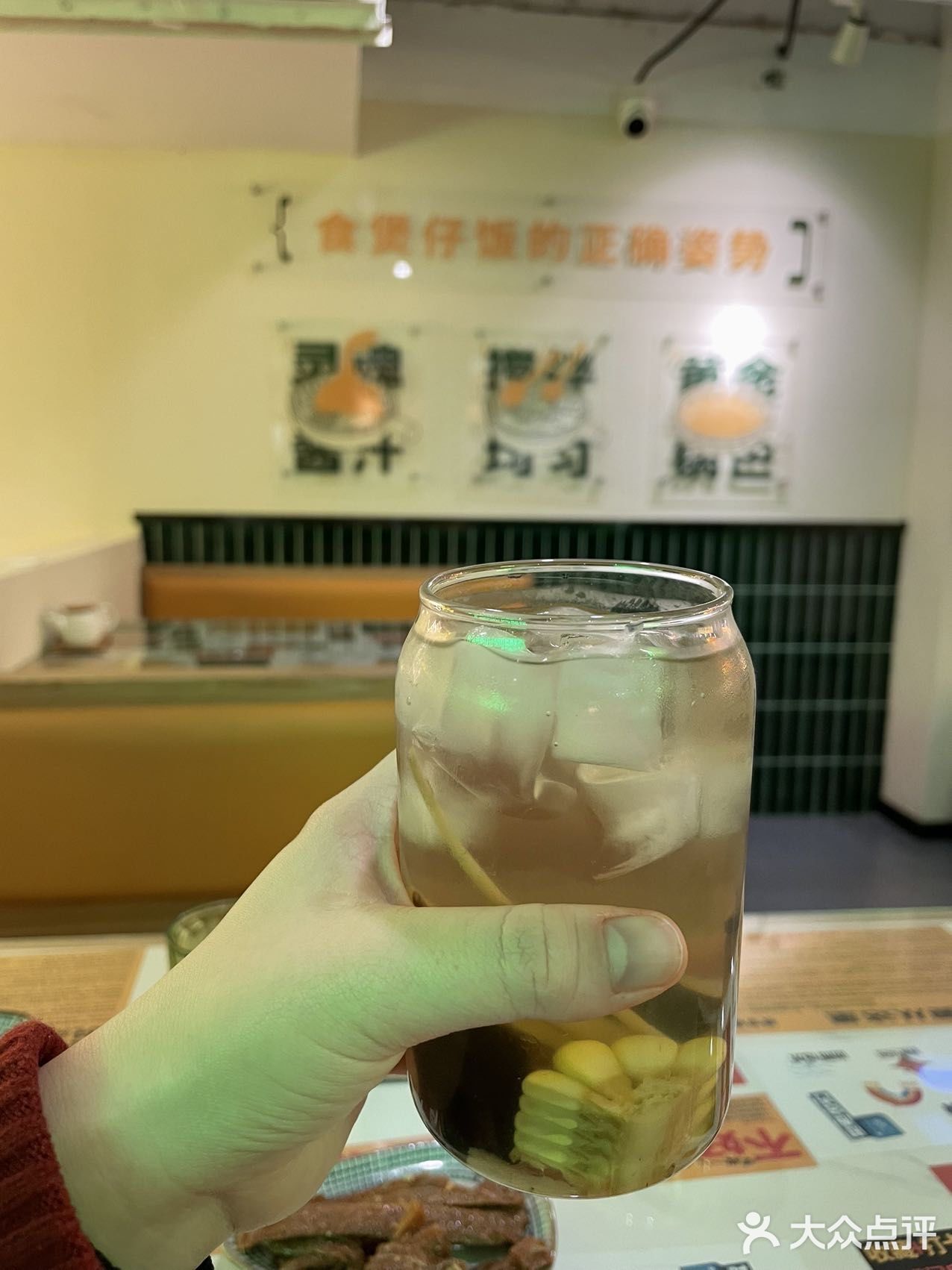 米其林同款煲仔饭，一整面黄金锅巴[亲亲][亲亲]