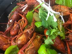 -虾弄弄海派小龙虾·牛羊蝎子火锅