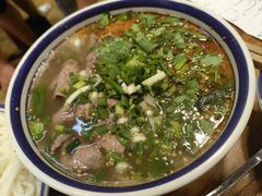 -云阿蛮云南生烫牛肉米线(奉贤路店)