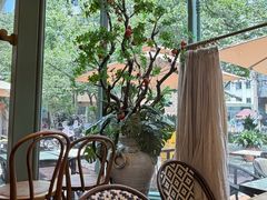 -玛格萝妮比萨屋(四平店)
