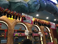 -维佳童话镇演出现场(徐东店)
