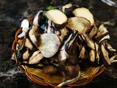 -菌海森林·非遗野生菌火锅(西山区滇池路摩根道店)