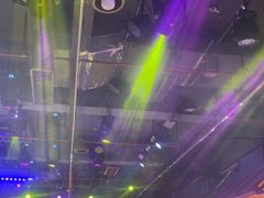 -喜鹊音乐酒馆(西街店)